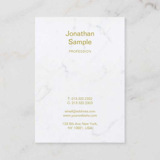 White Marble Gold Script Luxuriöse Vorlage Moderne Visitenkarte (Rückseite)