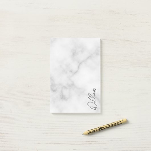 White Marble Modernes Script Personalisiert Name Post-it Klebezettel (Auf Schreibtisch)
