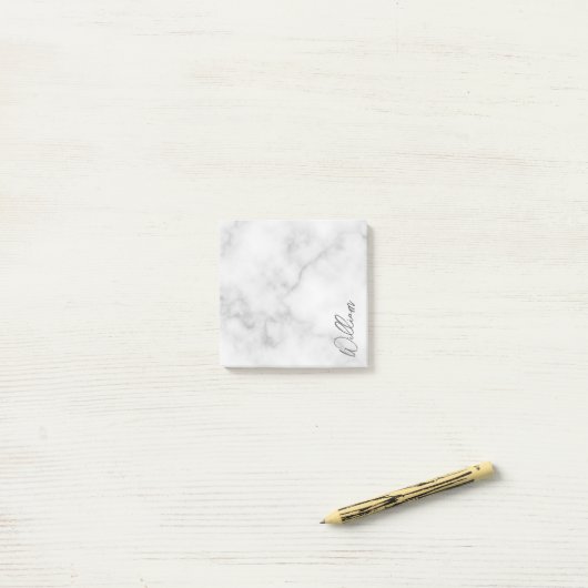 White Marble Modernes Script Personalisiert Name Post-it Klebezettel (Auf Schreibtisch)