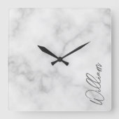 White Marble Modernes Script Personalisiert Name Quadratische Wanduhr (Vorderseite)
