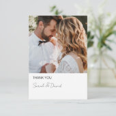 White Minimalistisch Modern Script Wedding Dankeskarte (Stehend Vorderseite)