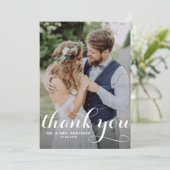 White Modern Calligraphy Foto Wedding Dankeskarte (Stehend Vorderseite)