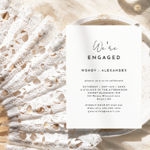 White Modern Script Wir sind Verlobte Engagement P Einladung