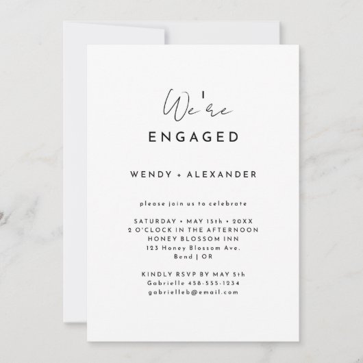 White Modern Script Wir sind Verlobte Engagement P Einladung (Vorderseite)