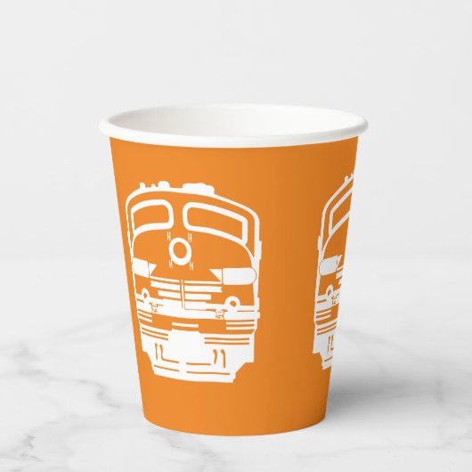 White Modern Train Motor auf Orange Background Pappbecher (Vorderseite)