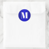 White Monogram on Royal Blue Ombre Runder Aufkleber (Tasche)