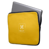 White Monogram und Name auf Honey Senard Yellow Laptopschutzhülle (Vorderseite Links)
