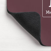 White Monogram und Name on Dusty Burgundy Mousepad (Ecke)