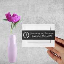 White Monogram Wreath auf Black Wedding