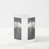 White Moth Orchid Blume & Ferns Mattglastasse (Mittel)
