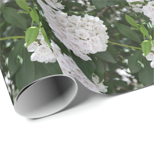White Mountain Laurel Blume Geschenkpapier (Rolleneckpunkt)