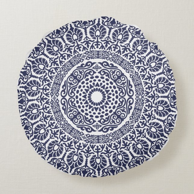 White & Navy Blue Modern Mandala boho chic indisch Rundes Kissen (Rückseite)