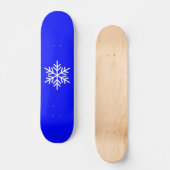 White Nordic Snowflake Royal Blue Hintergrund Skateboard (Vorderseite)