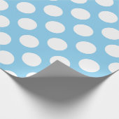 White on Baby Blue Large Size Polka Dots Geschenkpapier (Ecke)