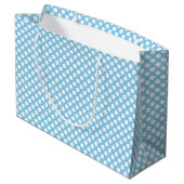 White on Baby Blue Medium Size Polka Dots Große Geschenktüte (Rückseite Schrägansicht)