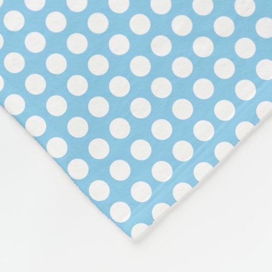 White on Baby Blue Small Horizontal Polka Dots Fleecedecke (Ecke)