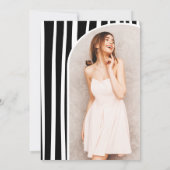 White on Black Coquette Bow photo graduation Einladung (Rückseite)