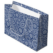 White on blue vintage paisley pattern große geschenktüte (Vorderseite Schrägansicht)