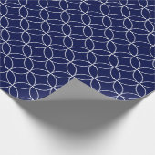 White on Navy Blue Overlapping Circles Geschenkpapier (Ecke)