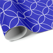 White on Royal Blue Overlapping Circles Geschenkpapier (Rolleneckpunkt)