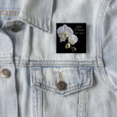 White Orchid auf Black Wedding Button (Beispiel)