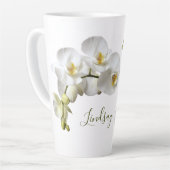 White Orchids Name Template Elegantes Geschenk Lat Milchtasse (Linke Ecke)
