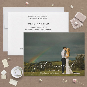 White Overlay Calligraphy Just Married Foto Einladung