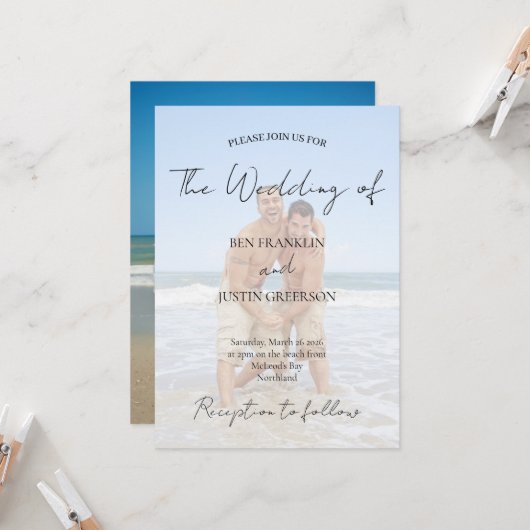 White Overlay Photo Minimal Wedding Einladung (Vorderseite/Rückseite Beispiel)