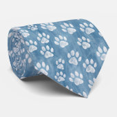 White Paw Prints on Blue – Rustic Pet Lover  Krawatte (Gerollt)