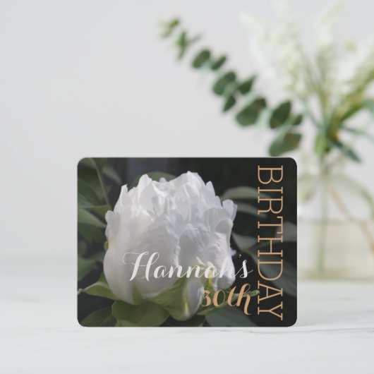 White Peony 30. Geburtstag Party Einladung (Stehend Vorderseite)