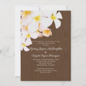 White Plumeria Brown Wood Hawaiian Wedding Einladung (Vorderseite)