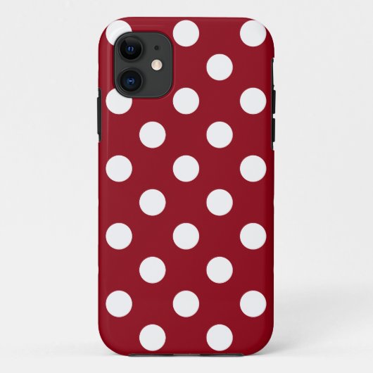 White Polka Dots auf Crimson Red Case-Mate iPhone Hülle (Rückseite)