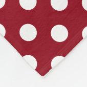 White Polka Dots auf Crimson Red Fleecedecke (Ecke)