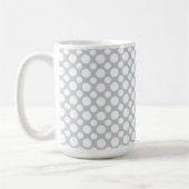 White Polka Dots auf Gray Coffee Tasse (Links)