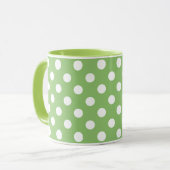 White Polka Dots auf Pistachio Green Tasse (Vorderseite Links)