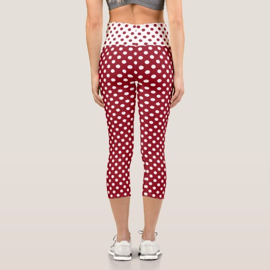 White Polka Dots on Crimson Red Capri Leggings (Rückseite)