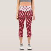 White Polka Dots on Crimson Red Capri Leggings (Vorderseite)