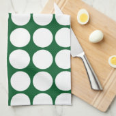 White Polka Dots on Green Handtuch (Viertel Falte)