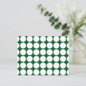 White Polka Dots on Green Postkarte (Stehend Vorderseite)