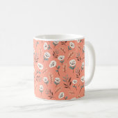 White Poppies on Bold Red Background Kaffeetasse (VorderseiteRechts)