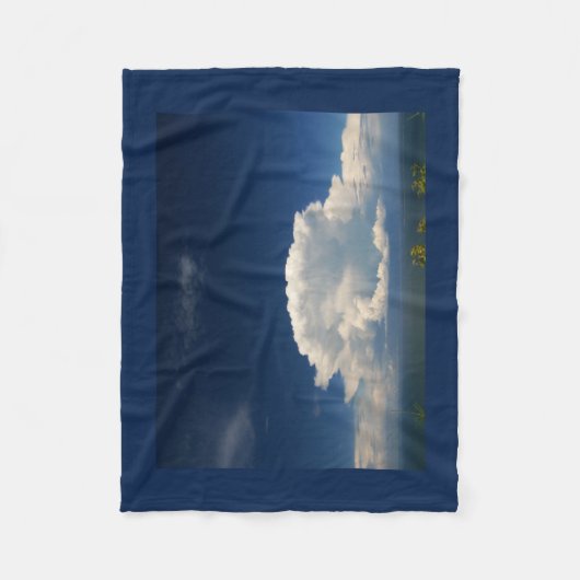 White Puffy Cloud Fleecedecke (Vorderseite)