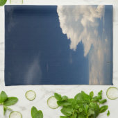 White Puffy Cloud Geschirrtuch (Gefaltet)