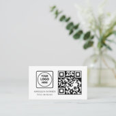 White QR Code | Modern Minimal Custom Contact  Visitenkarte (Stehend Vorderseite)