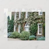 White Queen Anne House mit Klettergarten Rose Ceci Postkarte (Vorne/Hinten)