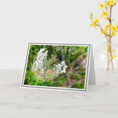 White Queen Anne's Lace-Blume im Grünen Feld Karte (Gelbe Blume)