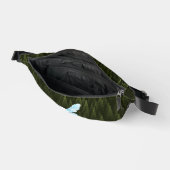 White Raven on Fraktal Conifers Bauchtasche (Offen)