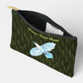 White Raven on Fraktal Conifers Zubehörtasche (Offen)