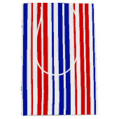 White Red Blue Stripes Pattern   Mittlere Geschenktüte (Vorderseite)