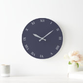 White Roman Numbers Round Clock Personalize It Große Wanduhr (Zuhause)
