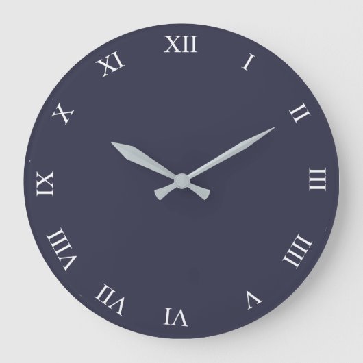White Roman Numbers Round Clock Personalize It Große Wanduhr (Vorderseite)
